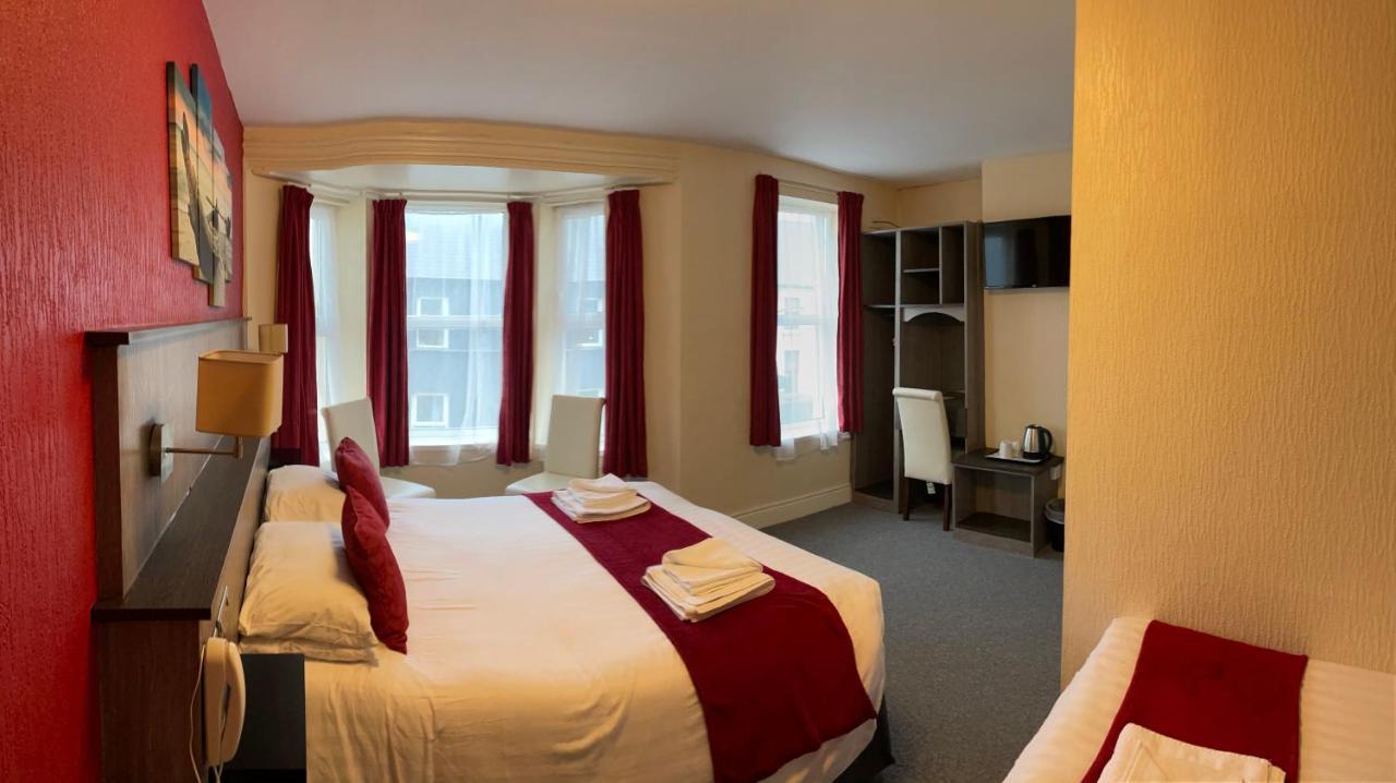 The Port Hotel Портраш Экстерьер фото